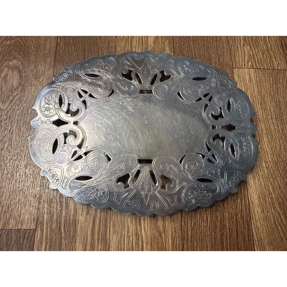 Wallace Silver Plated Oval Trivet Footed Hot Plate Ornate Scroll Floral 8.5in